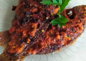 Cara Menyajikan Ikan Goreng Agar Lebih Menggugah Selera Seni Di Balik Kelezatan Krispi