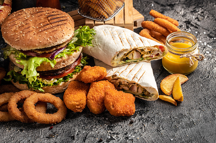 Close Up,of,home,made,tasty,burger,and,hot,dogs,with