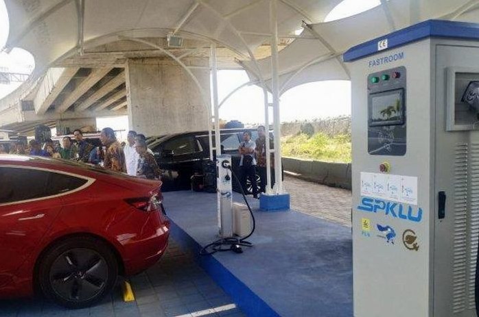 Apakah Cas Mobil Listrik Di Spklu Bisa Pakai Dompet Digital Panduan Lengkap Pembayaran Ev