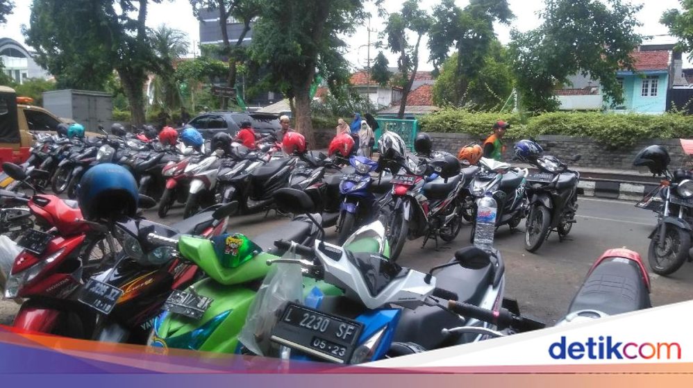 Apakah Motor Listrik Boleh Diparkir Di Bawah Terik Matahari Ini Penjelasan Lengkap Dan Dampaknya