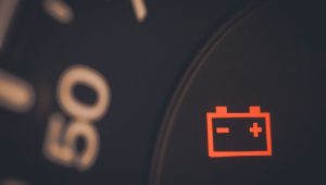 Panduan Lengkap Tanda Tanda Baterai 12 Volt Mobil Perlu Diganti Dan Cara Mengatasinya